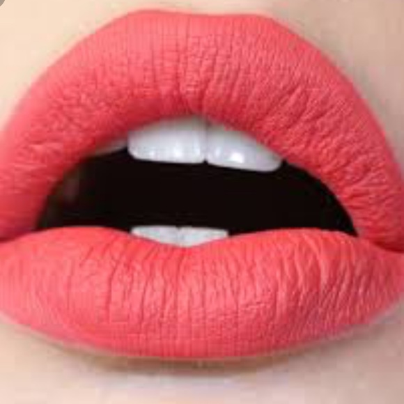 ᘉᗅᖇS
 AUDACIOUS LIPSTICK 🖤 NINA 2855 - Picture 5 of 8